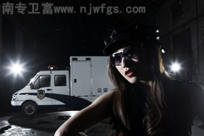 依维柯卫富特种汽车制服诱惑