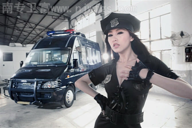 依维柯卫富特种汽车制服诱惑
