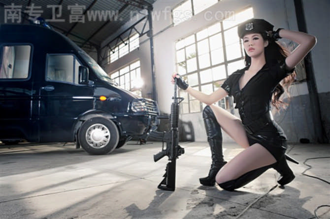 依维柯卫富特种汽车制服诱惑