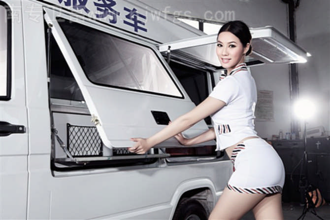 依维柯卫富特种汽车制服诱惑